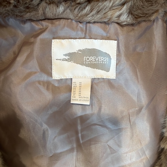 Faux Fur Vest ! - Picture 3 of 3